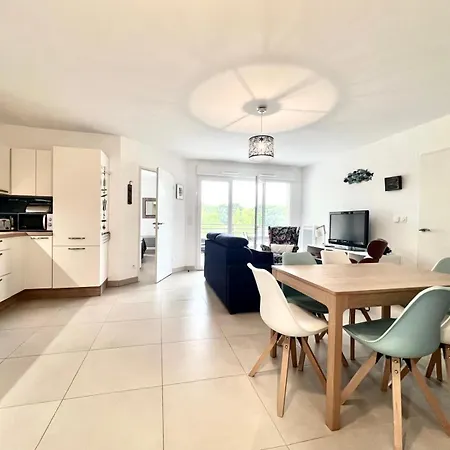 Chic Les Maures 아파트